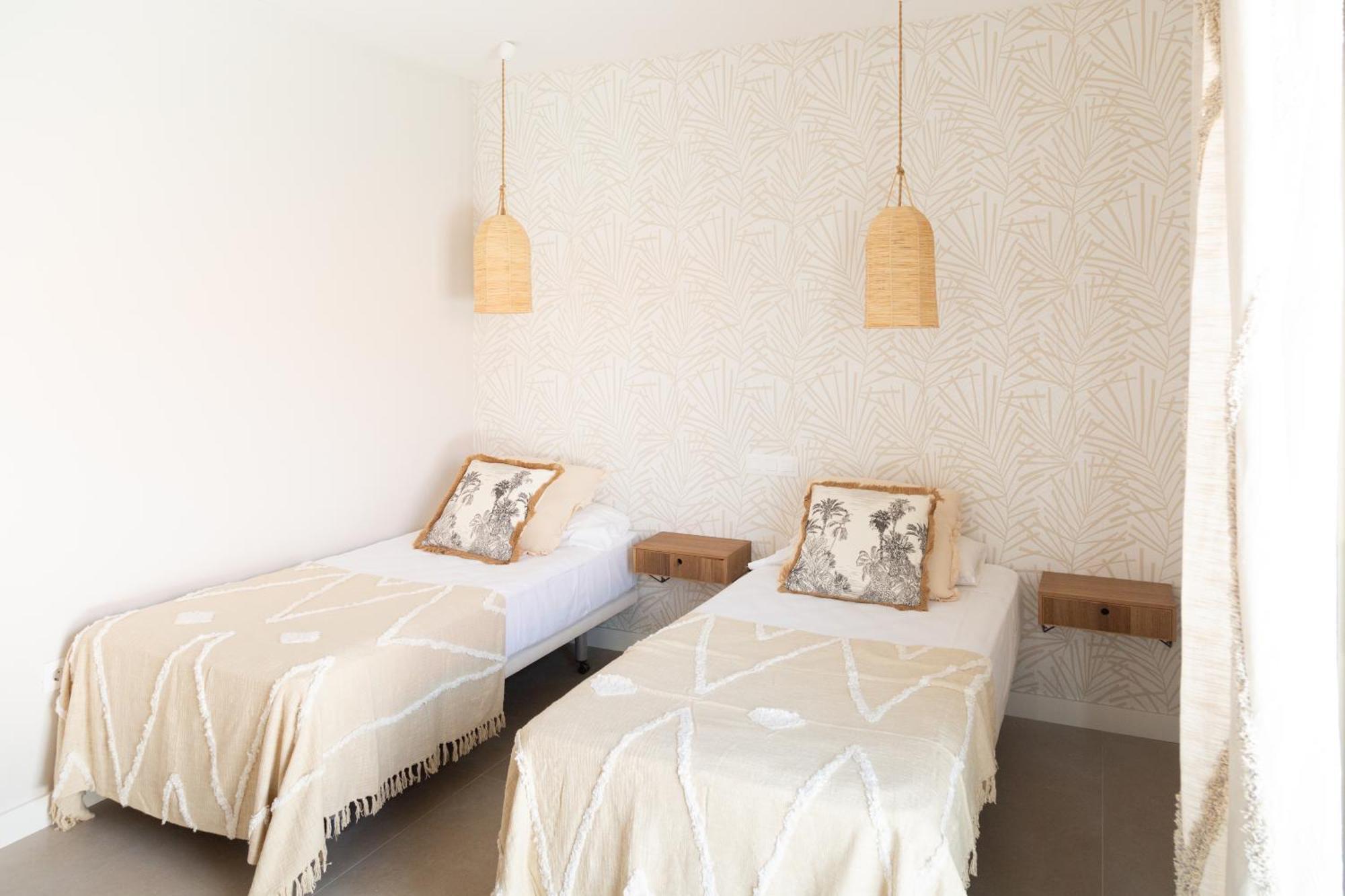 Villa Ereza White Homes *