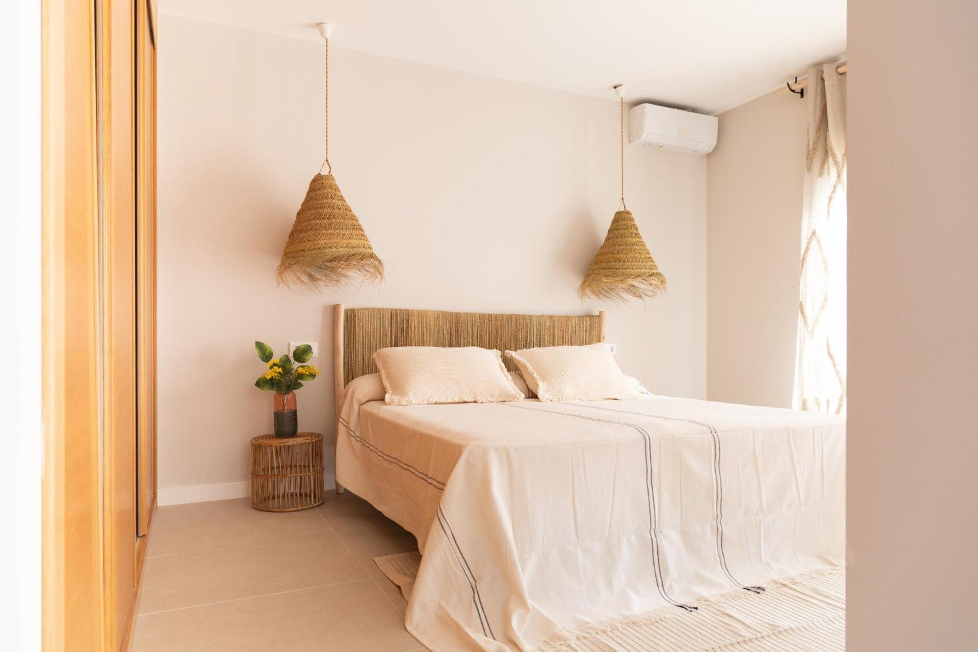Villa Ereza White Homes